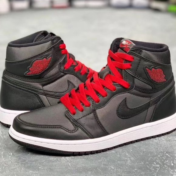 AIR JORDAN 1 RETRO HI OG BLACK GYM RED 555088-060 - Picture 6 of 8